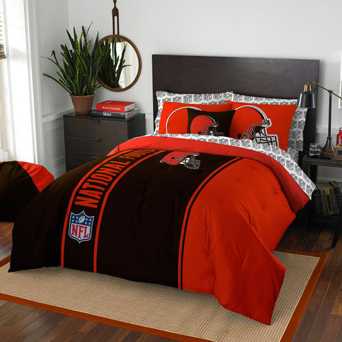 Cleveland Browns The Northwest Company Soft & Cozy 7-Piece Full Bed in a Bag Set